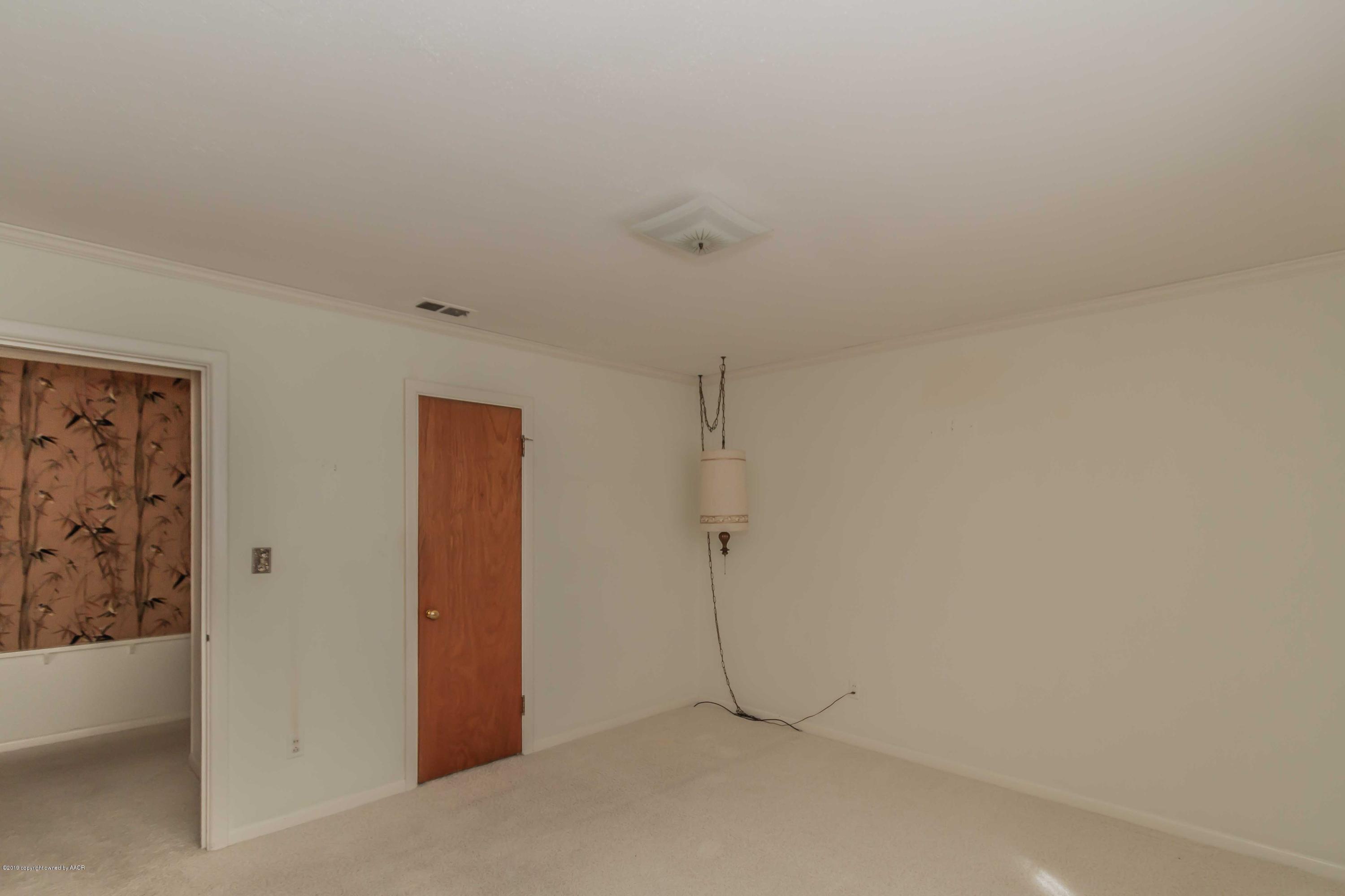 3228 South Travis Street Amarillo, TX 79109 - Photo 34 of 44 a view of an empty room
