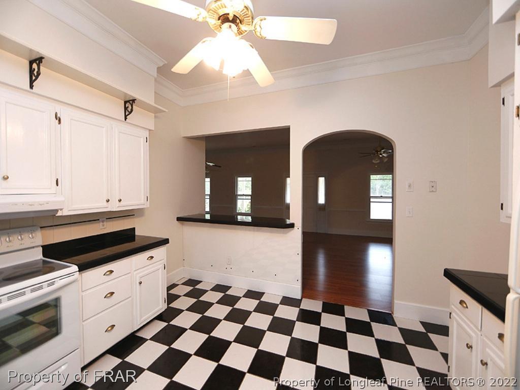372 Stewart Road Dunn, NC 28334 - Photo 6 of 15 Gallery Image 6