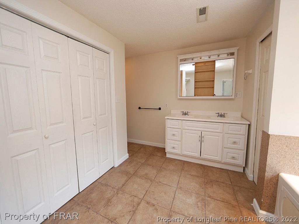 372 Stewart Road Dunn, NC 28334 - Photo 9 of 15 Gallery Image 9