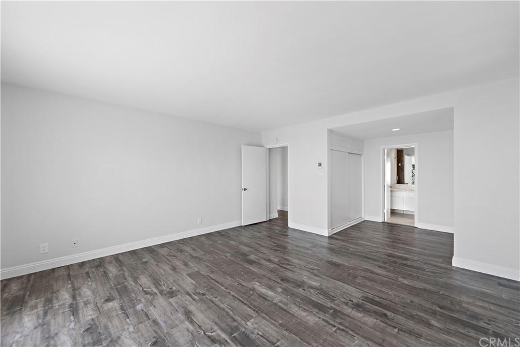2809 Chillon Way Laguna Beach, CA 92651 - Photo 18 of 32 a view of an empty room and window