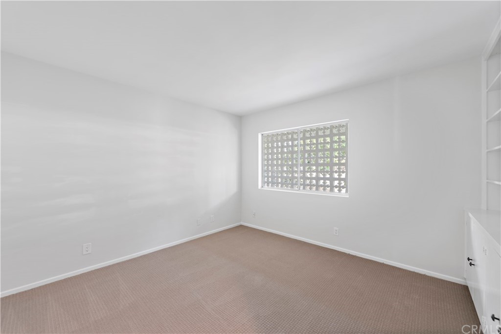 2809 Chillon Way Laguna Beach, CA 92651 - Photo 22 of 32 an empty room with a window