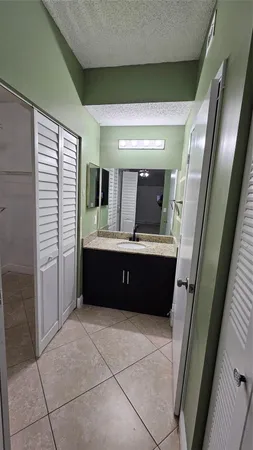 $2,650 | 6960 Southwest 39th Street, Unit E101, Davie, FL 33314