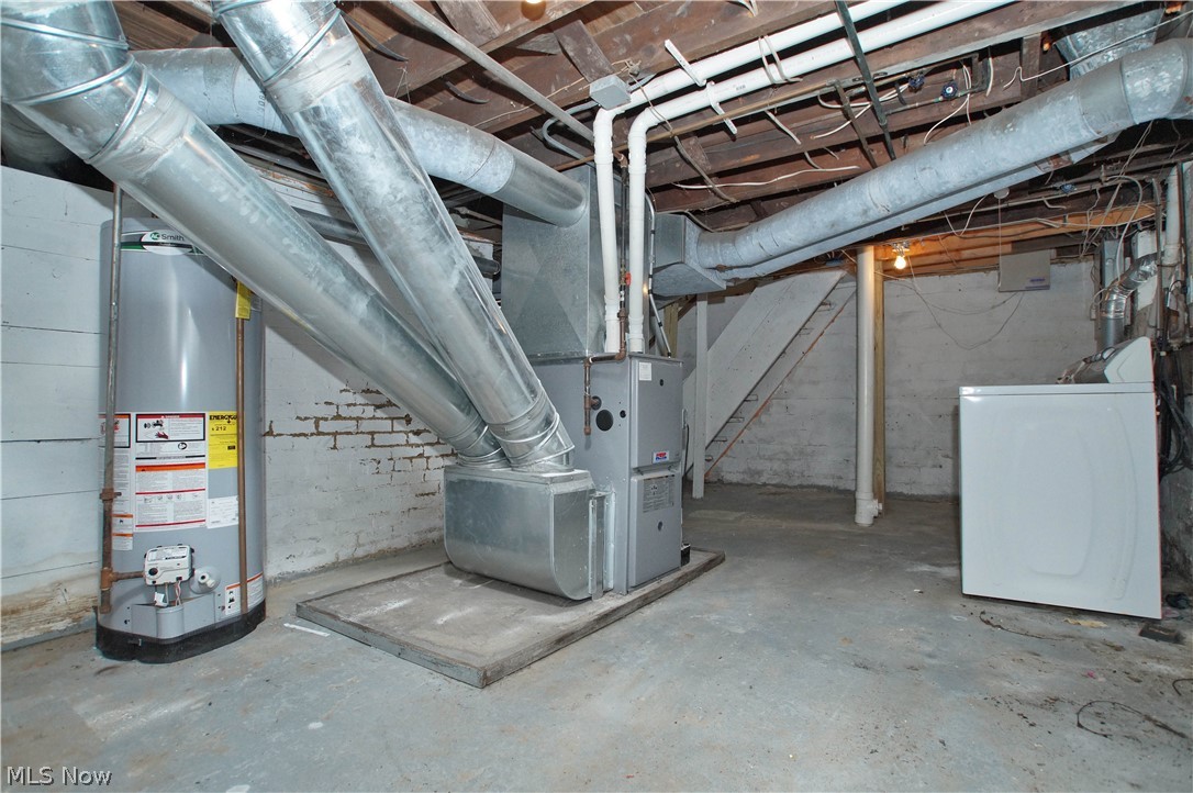 16312 Helmsdale Road Cleveland, OH 44112 - Photo 28 of 28