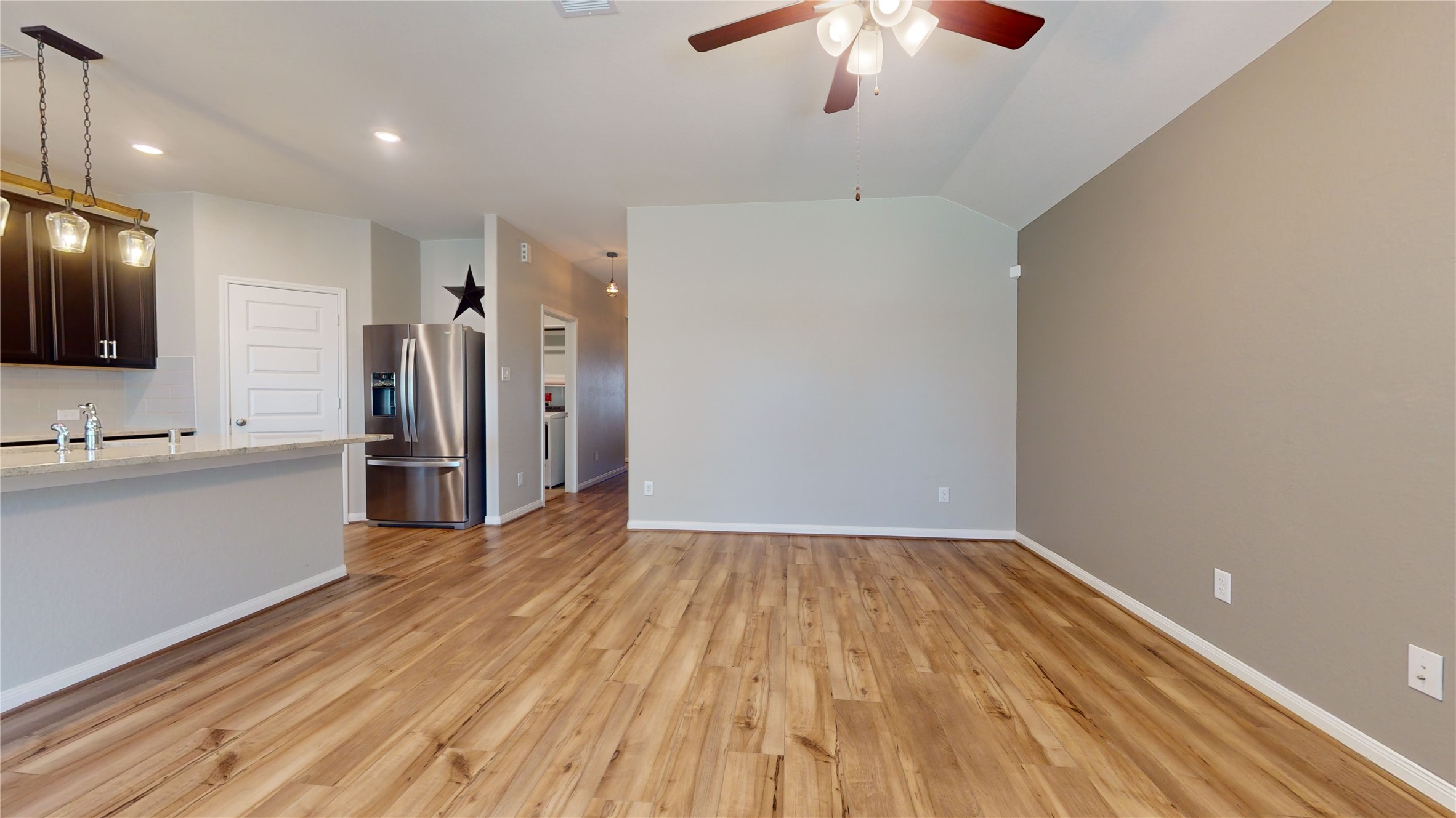 1014 Barstow Drive Rosharon, TX 77583 - Photo 4 of 33