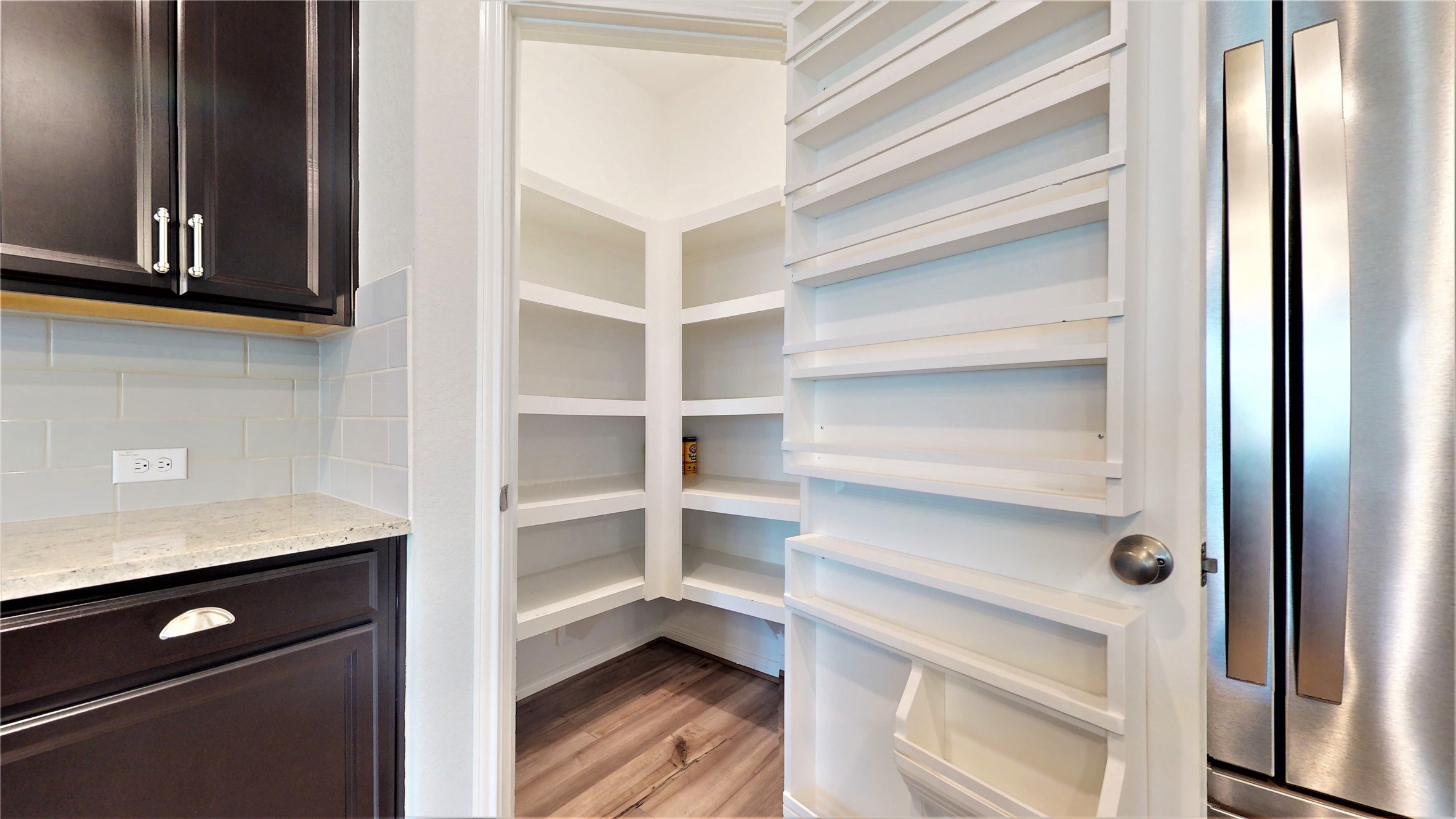 1014 Barstow Drive Rosharon, TX 77583 - Photo 7 of 33