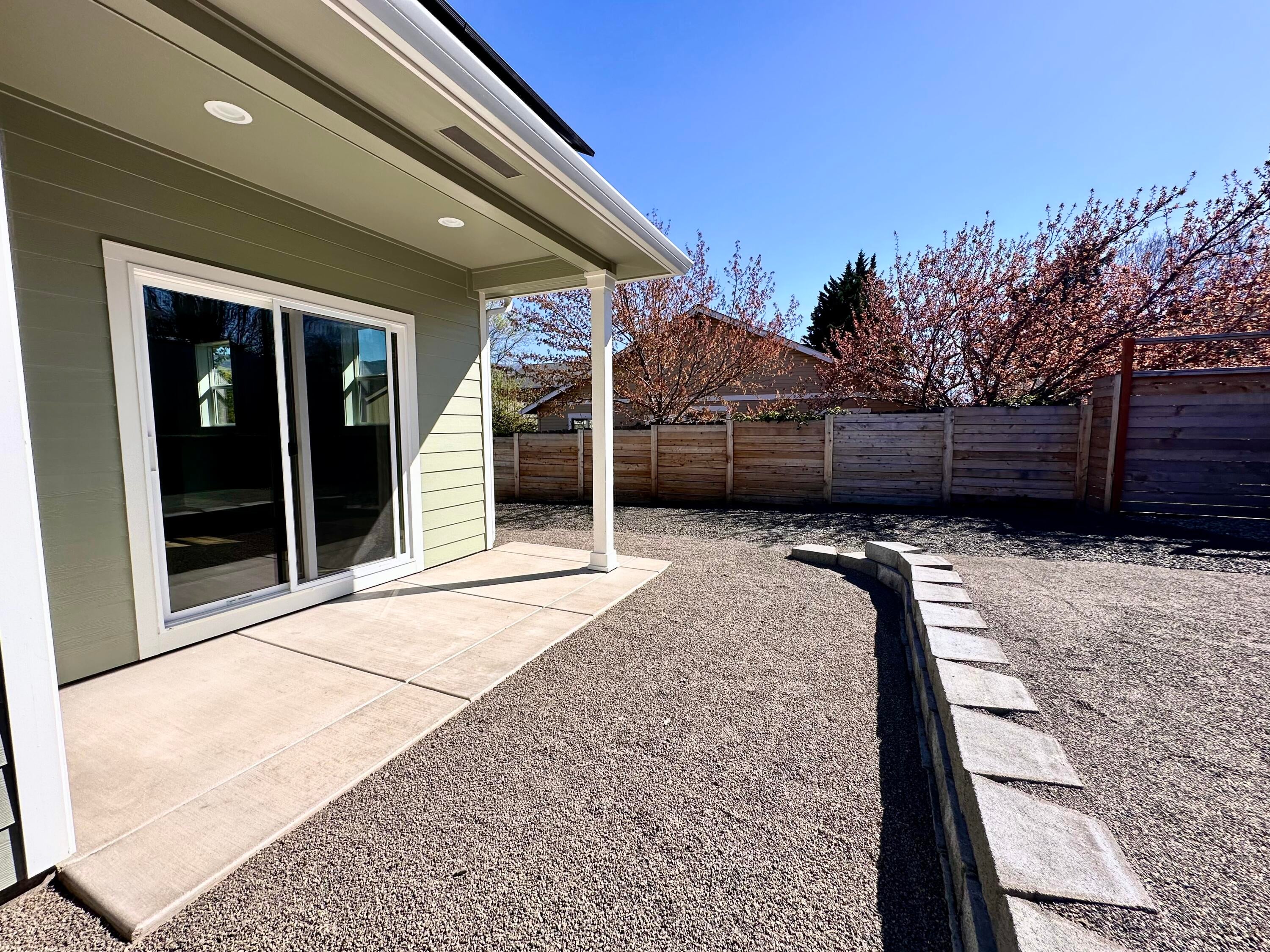 324 Randy Street Ashland, OR 97520 - Photo 33 of 35 Back Patio