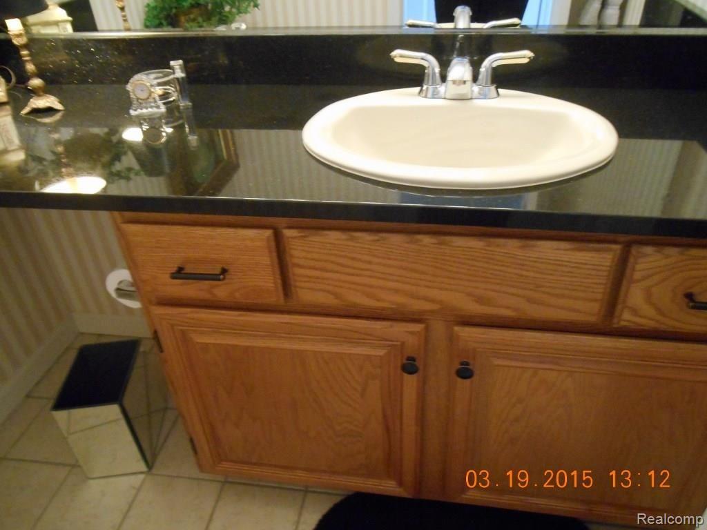 798 Box Canyon Court Rochester, MI 48309 - Photo 24 of 29 DSCN0900 (1024x768).jpg