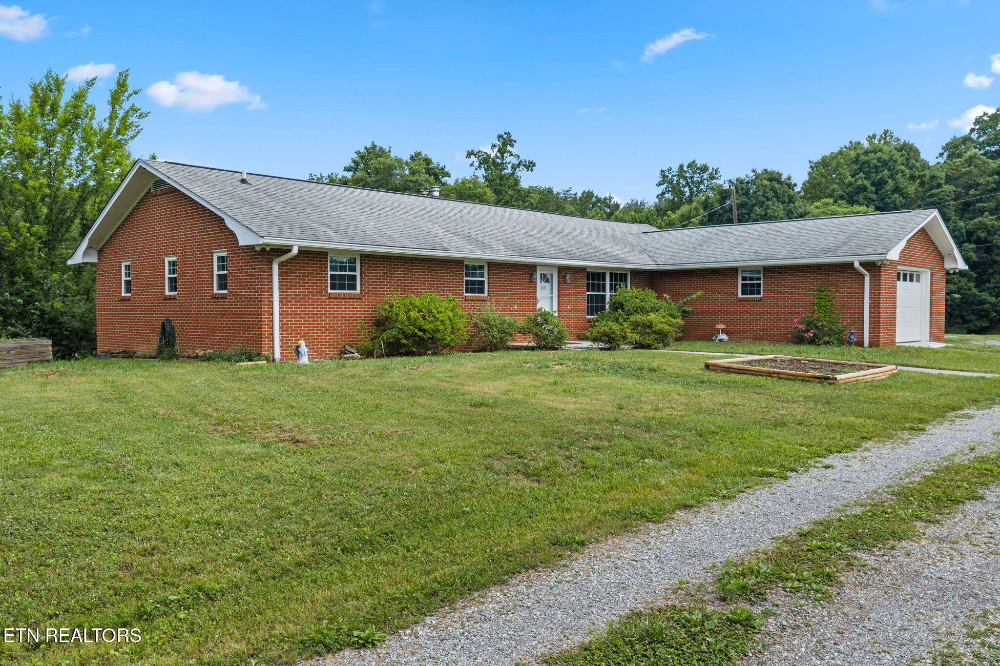 260 Long Hollow Road Clinton, TN 37716 - Photo 4 of 47 3-web-or-mls-620 Long Hollow-013