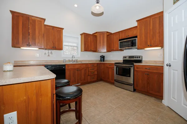 $350,000 | 117 White Tail Lane, Hudson, IL 61748