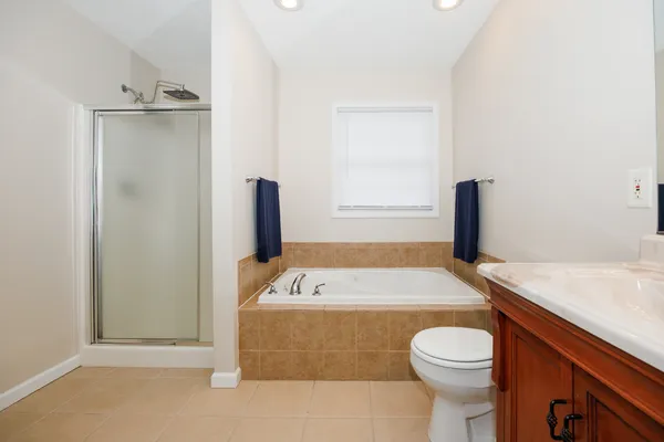 $350,000 | 117 White Tail Lane, Hudson, IL 61748