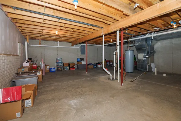 $350,000 | 117 White Tail Lane, Hudson, IL 61748