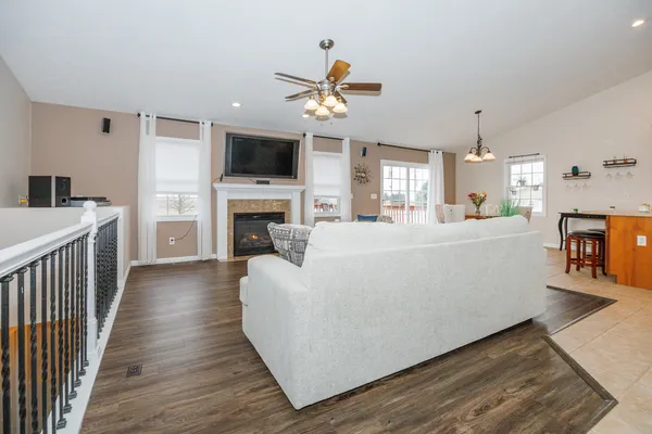 $350,000 | 117 White Tail Lane, Hudson, IL 61748