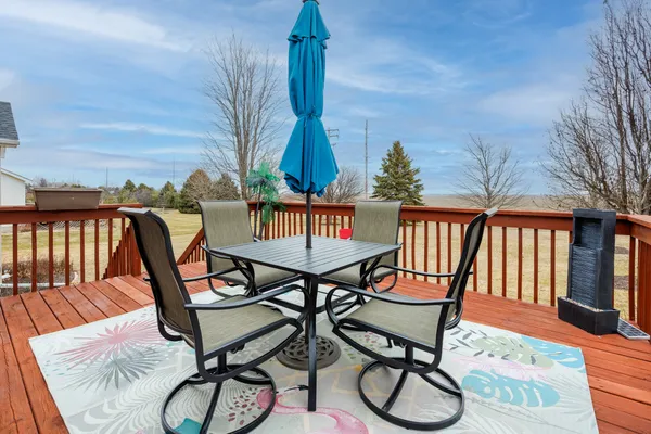 $350,000 | 117 White Tail Lane, Hudson, IL 61748
