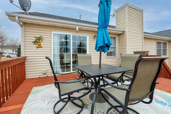 $350,000 | 117 White Tail Lane, Hudson, IL 61748