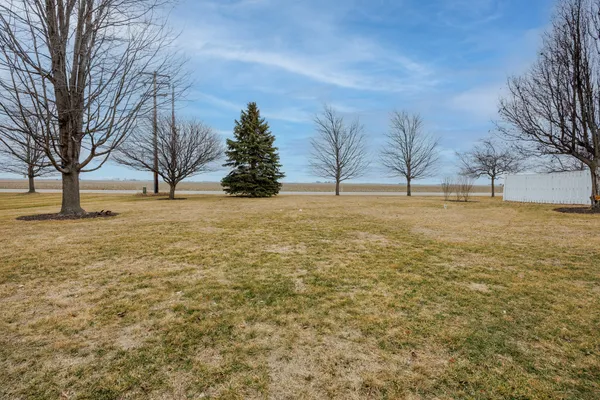 $350,000 | 117 White Tail Lane, Hudson, IL 61748