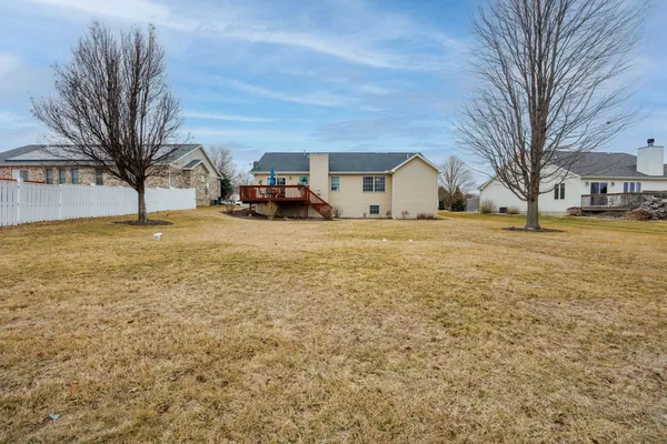 $350,000 | 117 White Tail Lane, Hudson, IL 61748