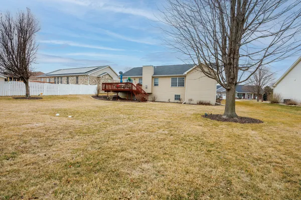 $350,000 | 117 White Tail Lane, Hudson, IL 61748