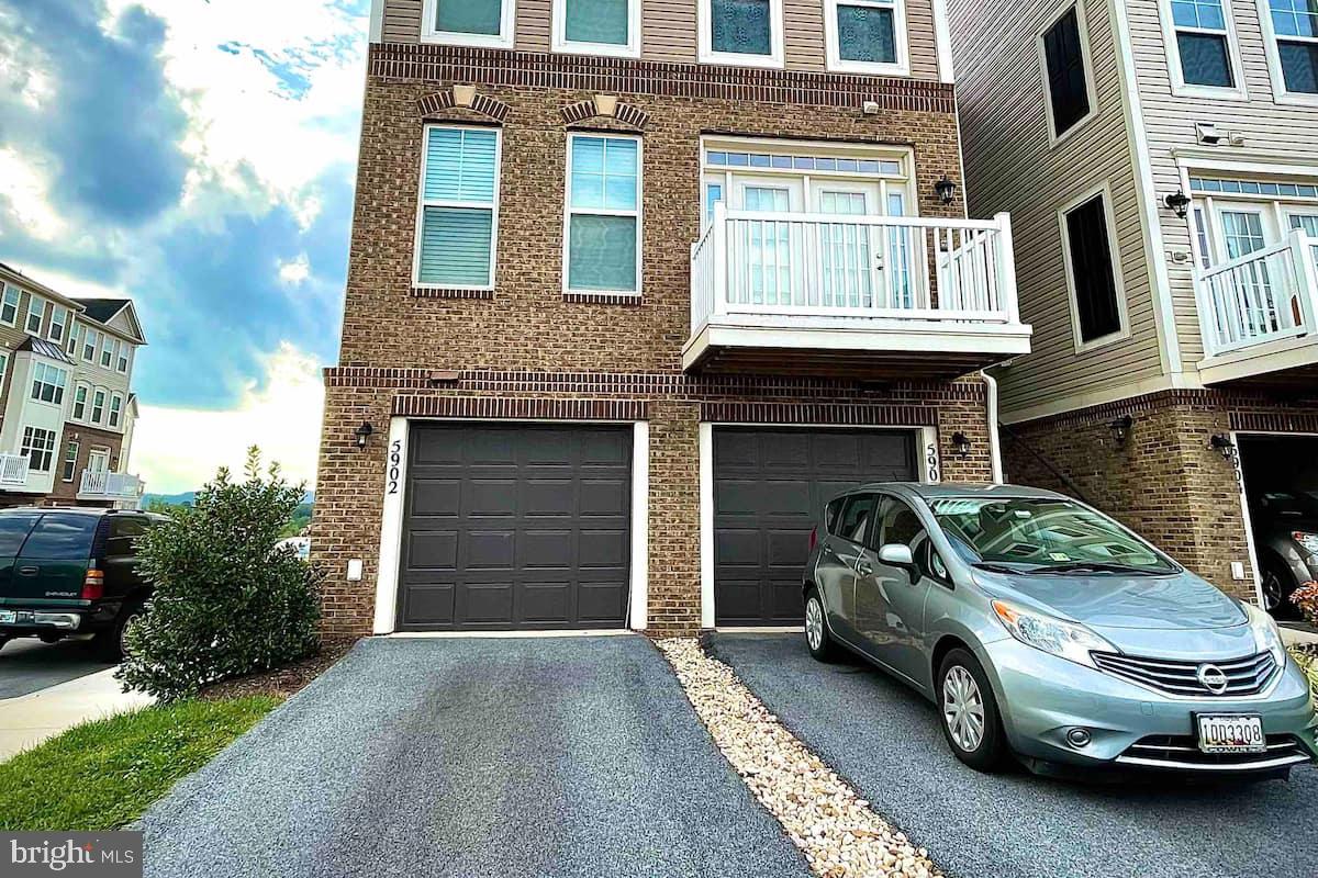 5902 Forum Square Frederick, MD 21703 - Photo 2 of 35