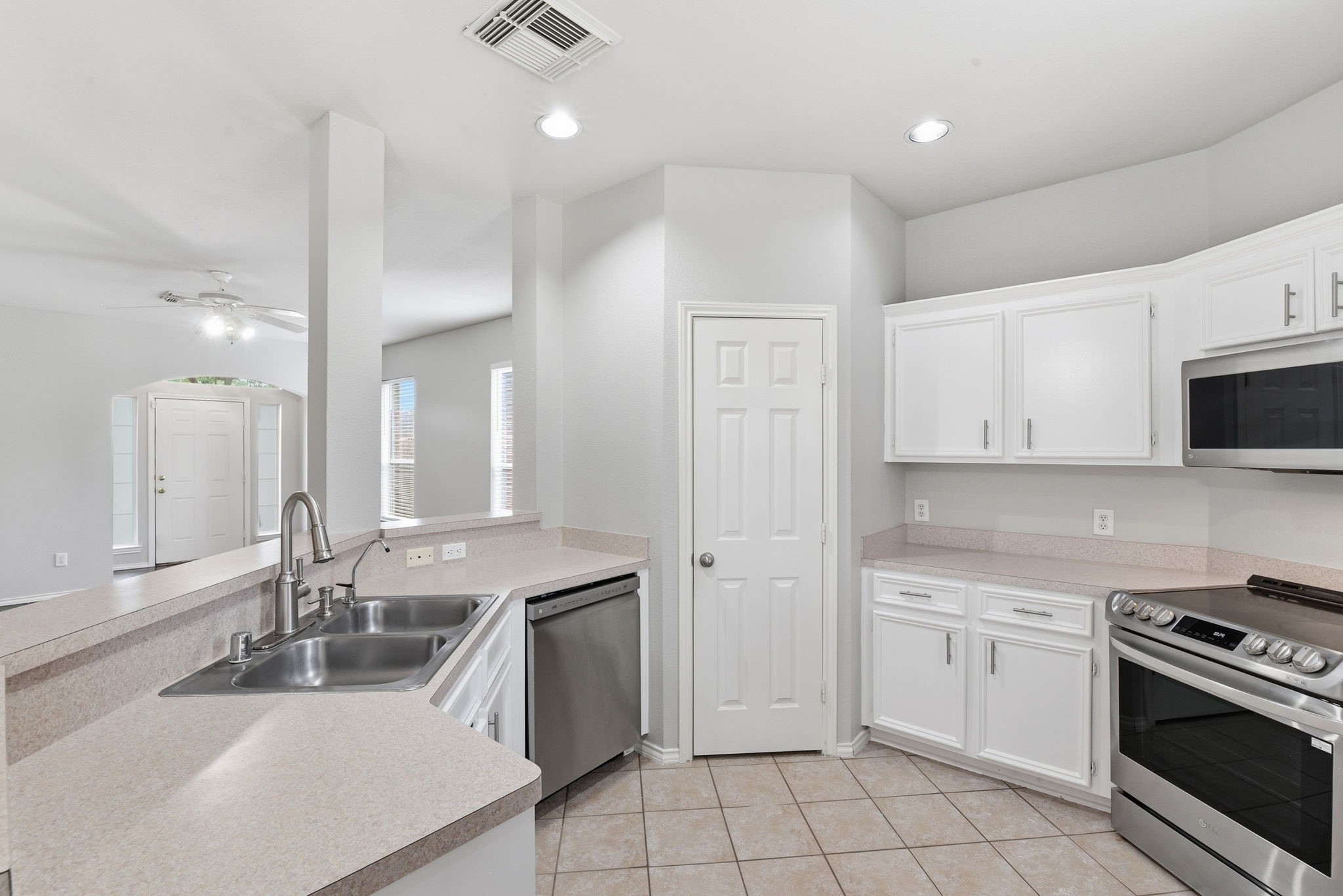 2407 Sandy Fields Lane Spring, TX 77386 - Photo 13 of 37