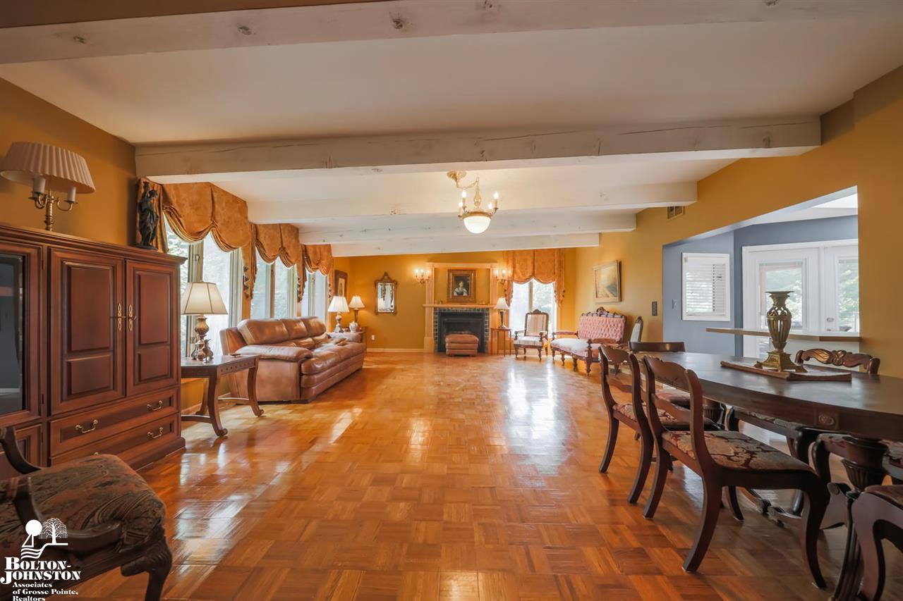 1067 Devonshire Road Grosse Pointe Park, MI 48230 - Photo 10 of 58