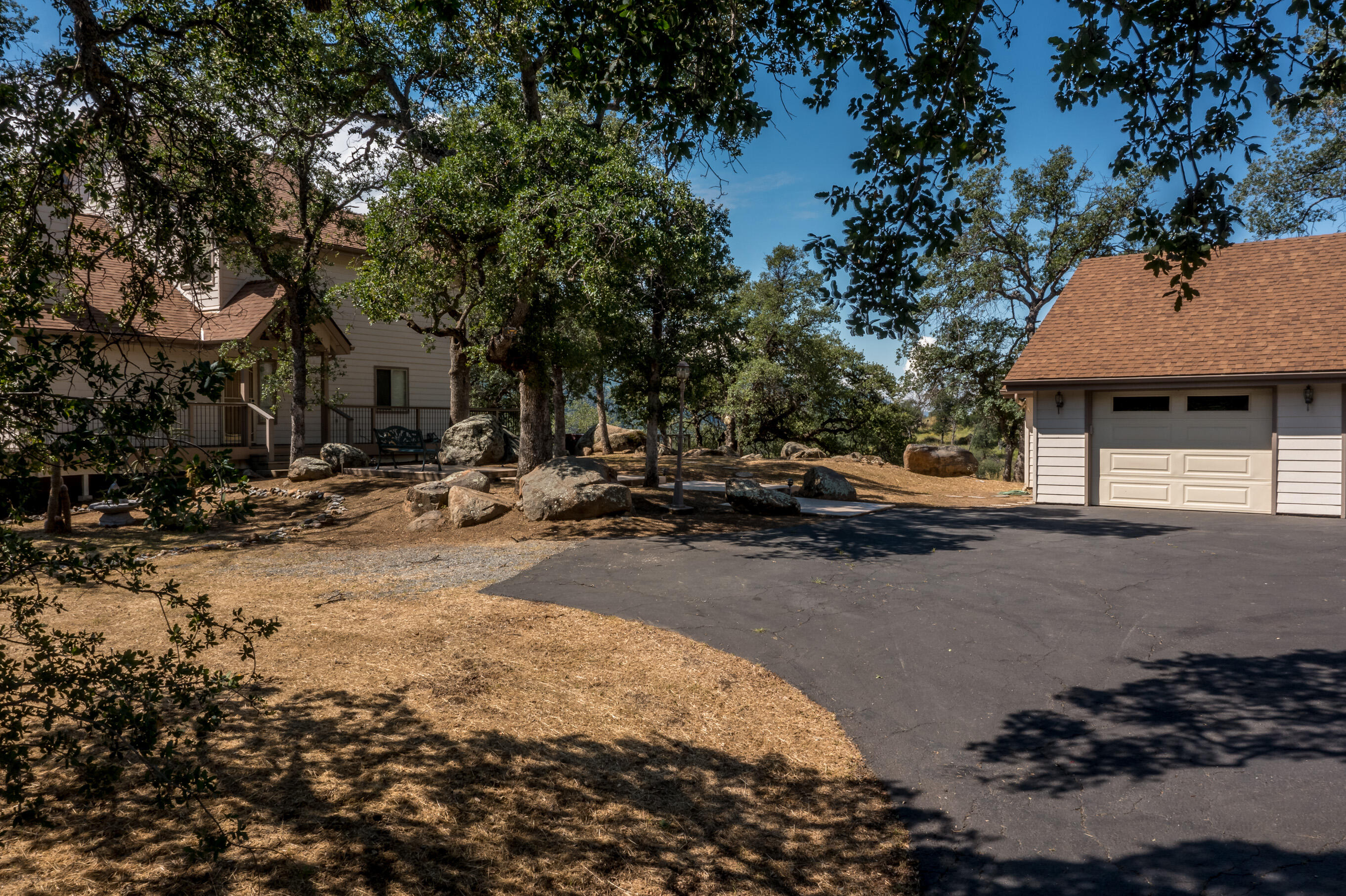 46798 Sequoia Court Three Rivers, CA 93271 - Photo 7 of 47 -