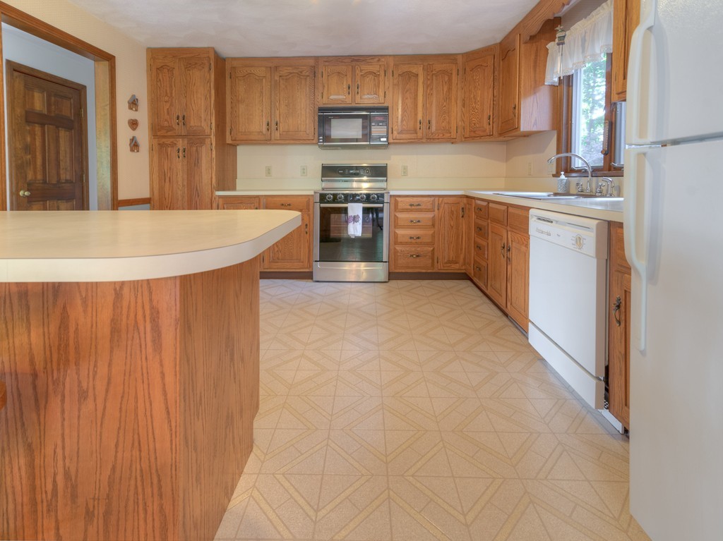 6 Meade Road North Reading, MA 01864 - Photo 12 of 30 Gallery Image 12