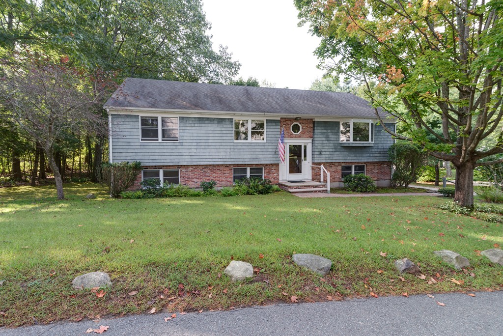 6 Meade Road North Reading, MA 01864 - Photo 2 of 30 Gallery Image 2