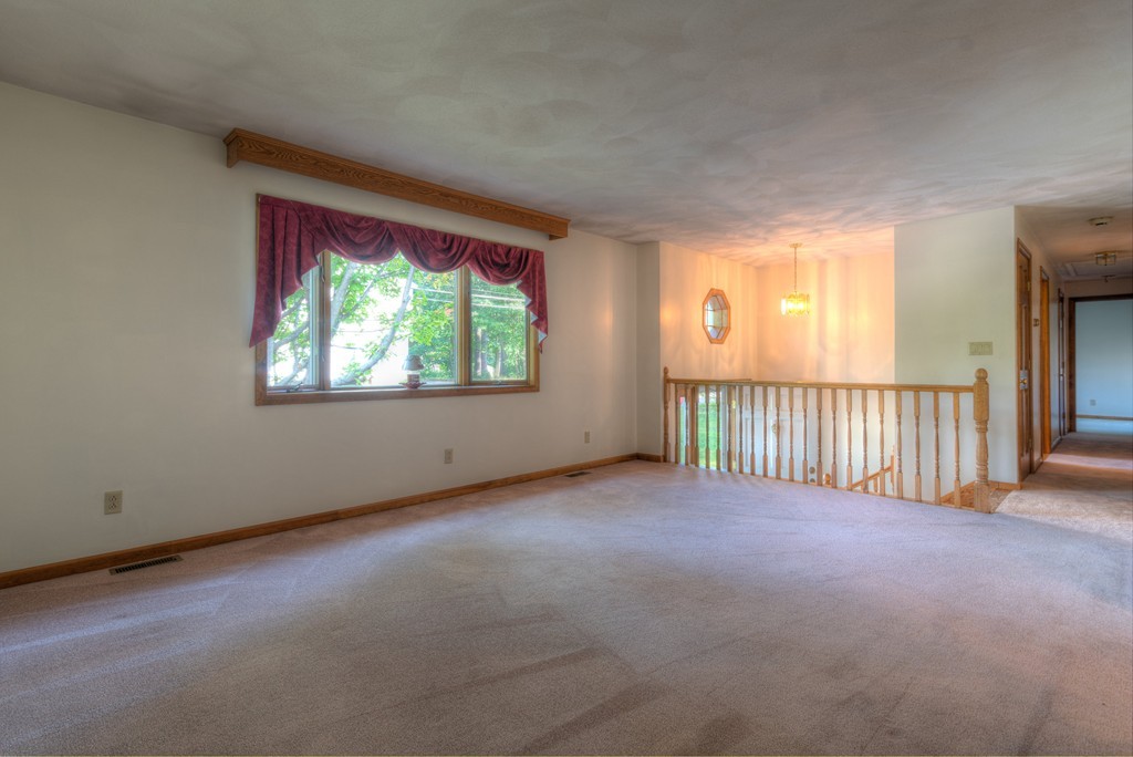 6 Meade Road North Reading, MA 01864 - Photo 8 of 30 Gallery Image 8