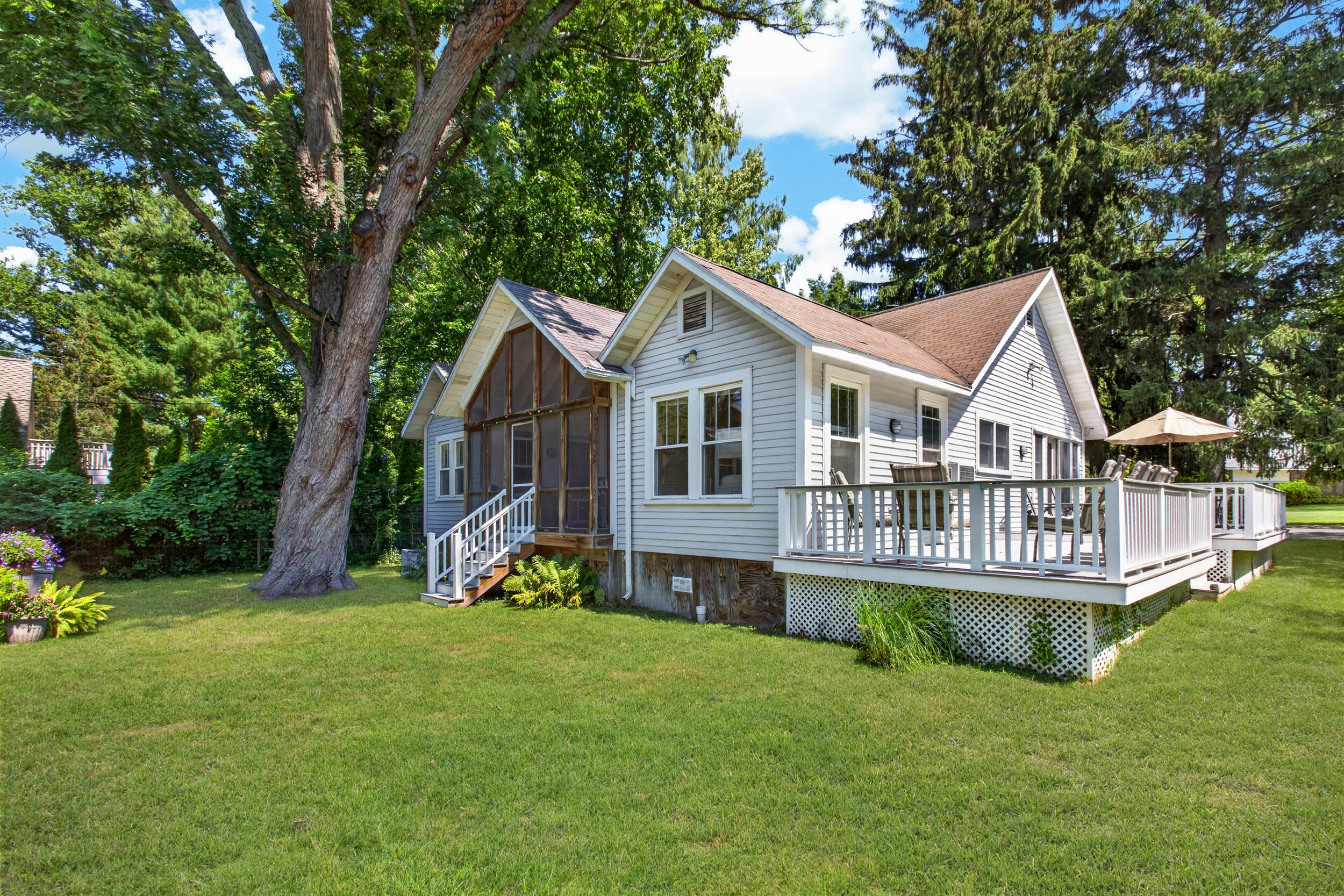 15552 Victor Road, Unit 1 Union Pier, MI 49129 - Photo 25 of 34 31