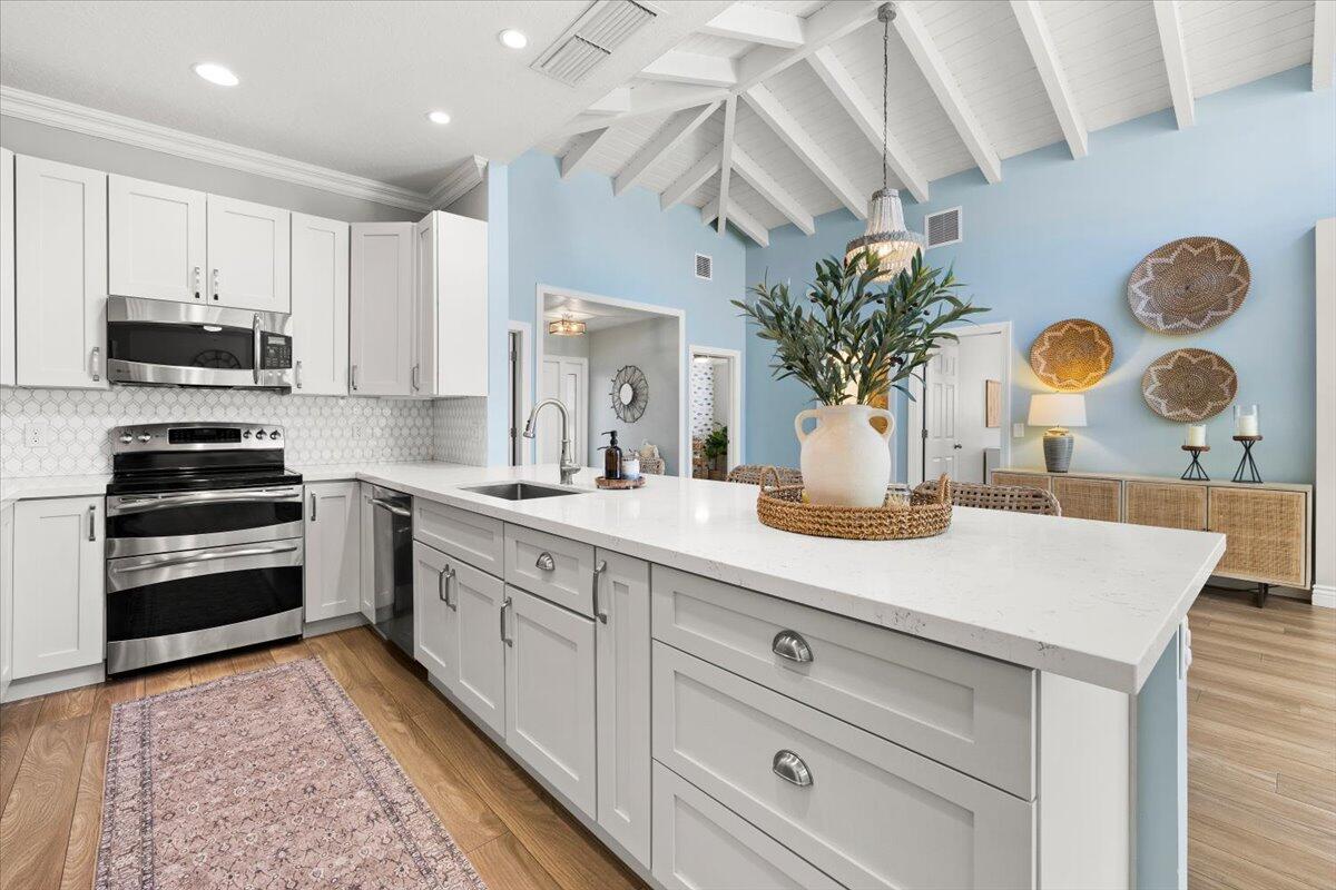 944 Southwest 1st Street Boca Raton, FL 33486 - Photo 13 of 48 Quartz Island & Prep Space
