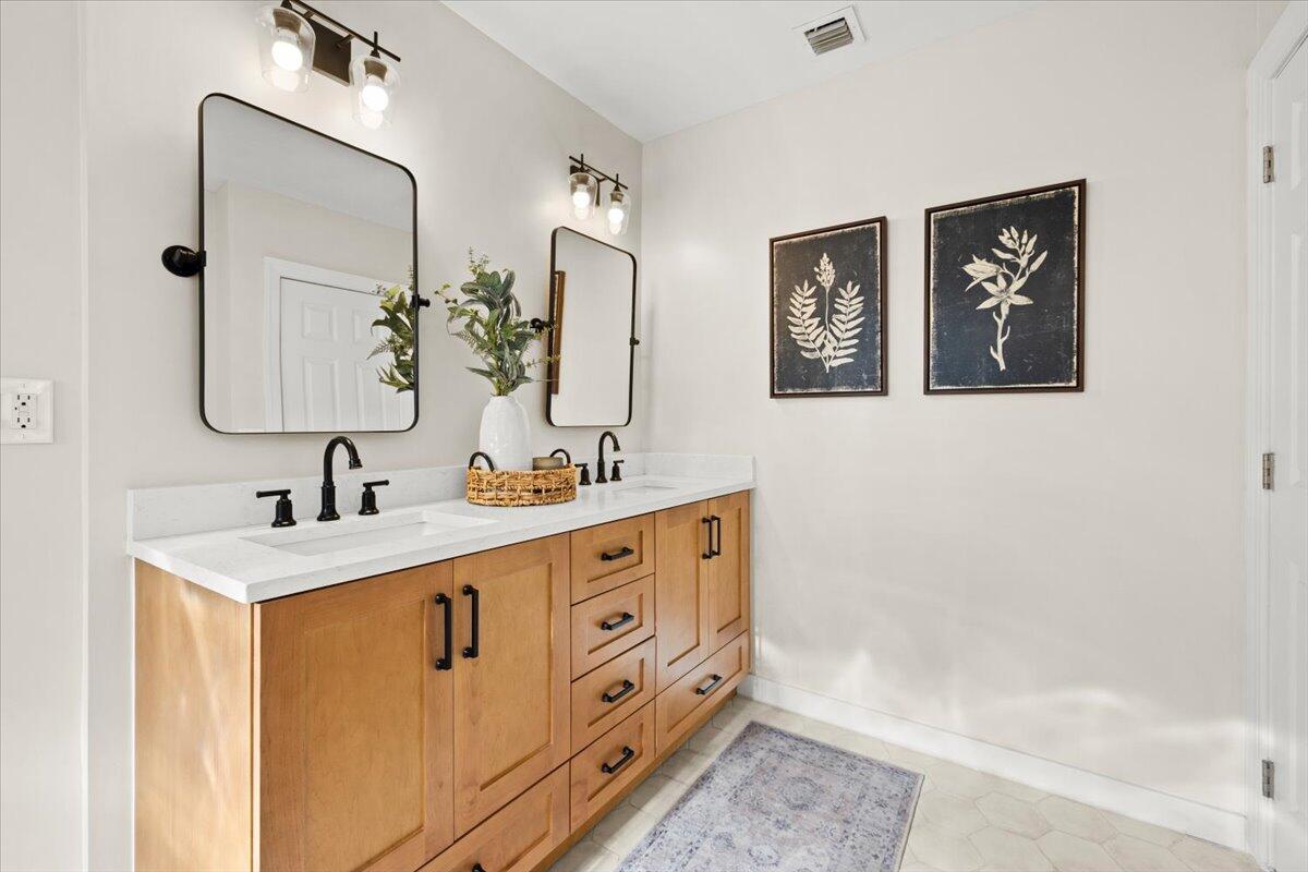 944 Southwest 1st Street Boca Raton, FL 33486 - Photo 31 of 48 Jack & Jill Bathroom