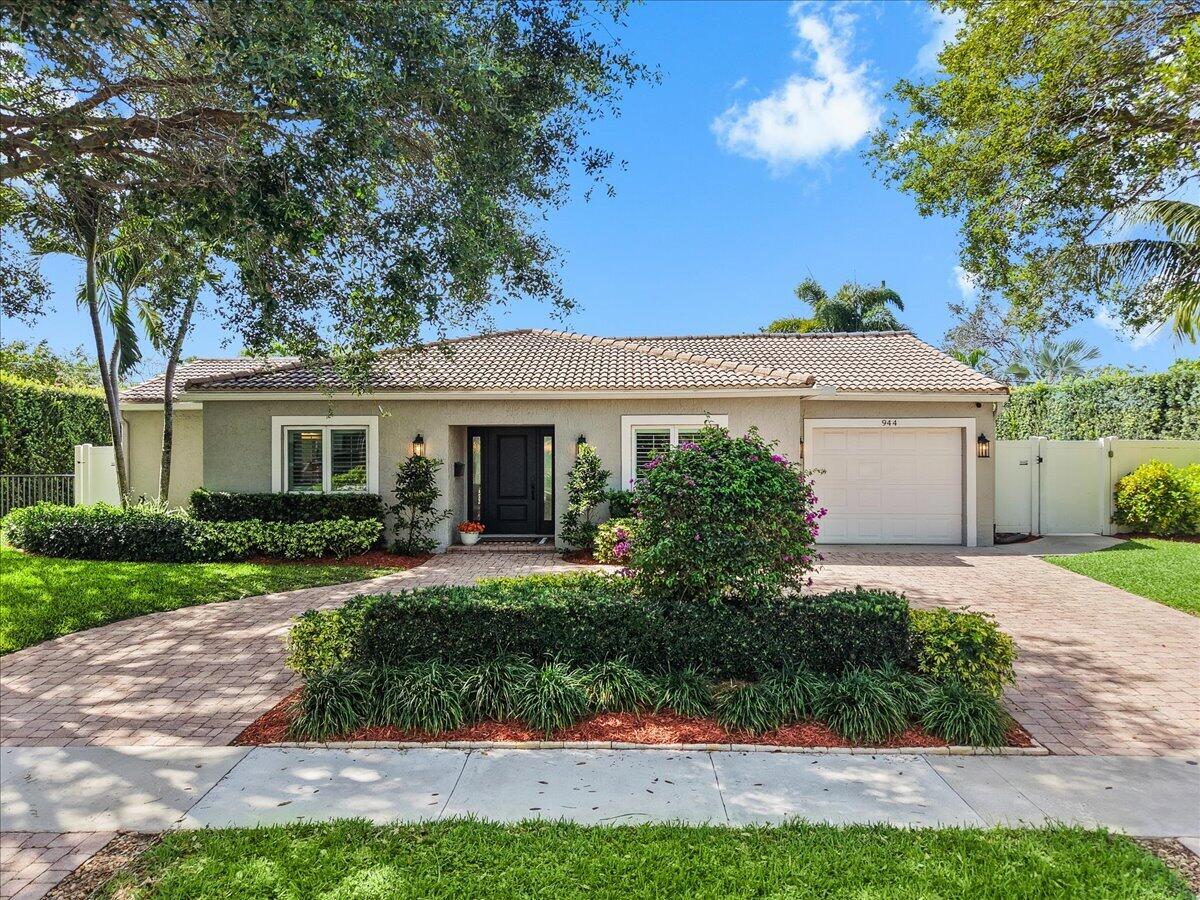 944 Southwest 1st Street Boca Raton, FL 33486 - Photo 46 of 48 Front Exterior