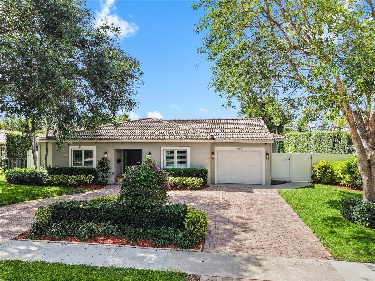 944 Southwest 1st Street Boca Raton, FL 33486 - Photo 47 of 48 Front Exterior