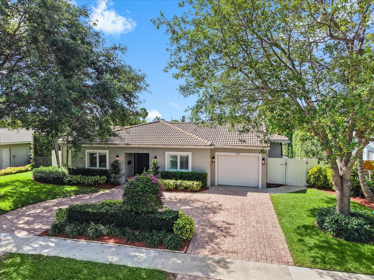 944 Southwest 1st Street Boca Raton, FL 33486 - Photo 48 of 48 Front Exterior