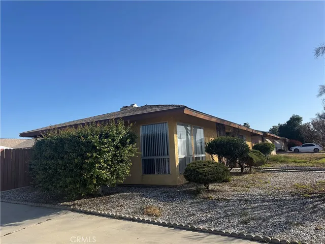 $1,850 | 824 West Whittier Avenue, Hemet, CA 92543