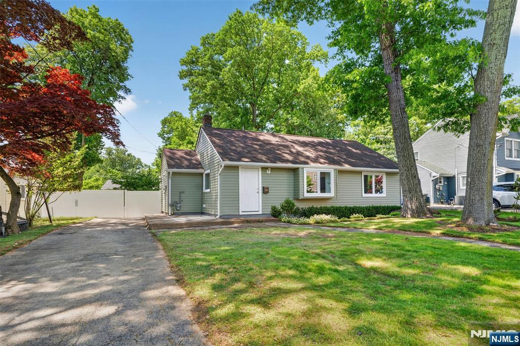 101 Sheldon Street Wyckoff, NJ 07481 - Photo 1 of 17