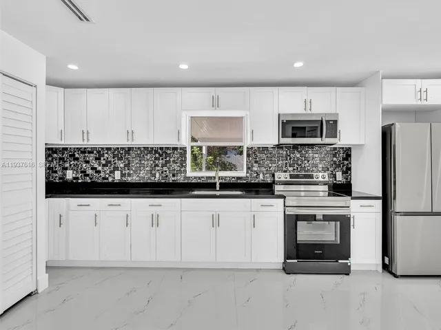 $3,500 | 3354 Northwest 50th Street, Unit 3354, Miami, FL 33142