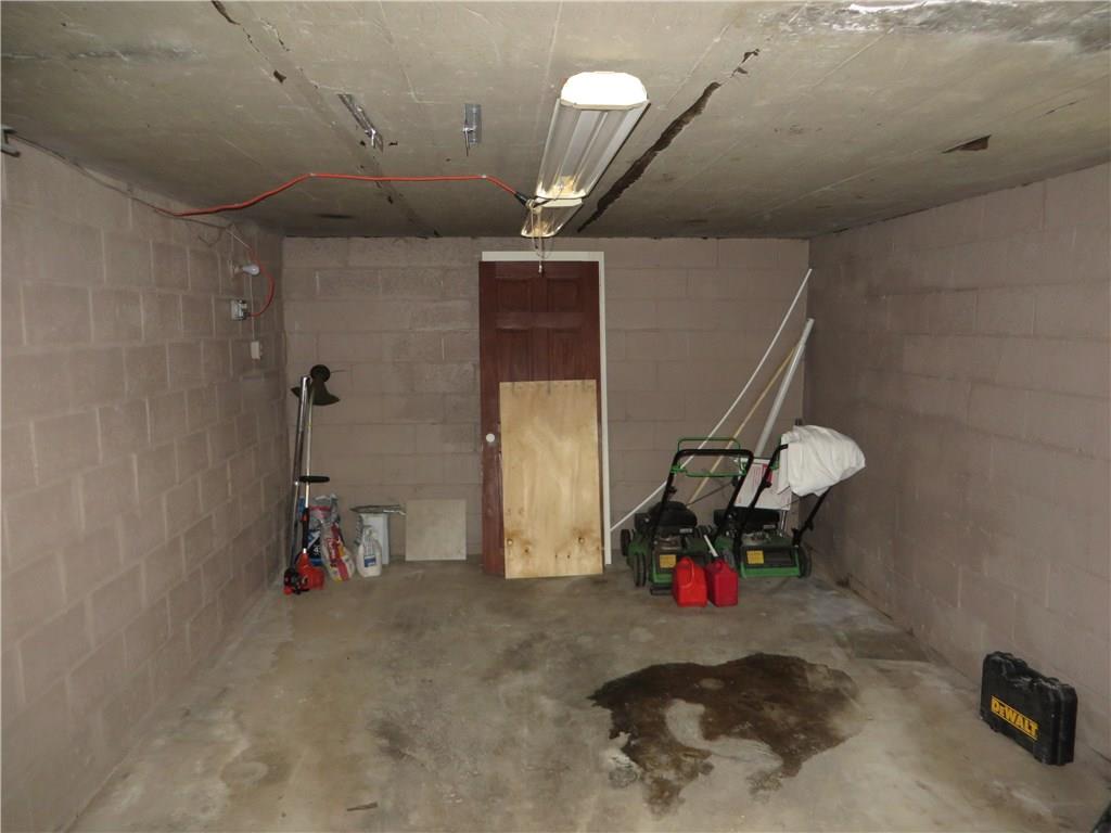 137 Poplar Ridge Road Penn Hills, PA 15235 - Photo 22 of 25 Good size garage