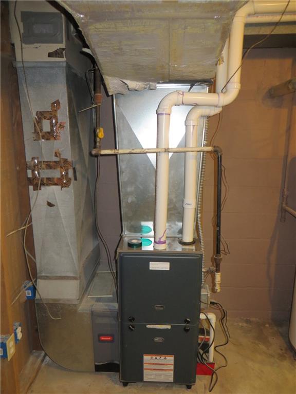 137 Poplar Ridge Road Penn Hills, PA 15235 - Photo 25 of 25 New high-efficiency furnace
