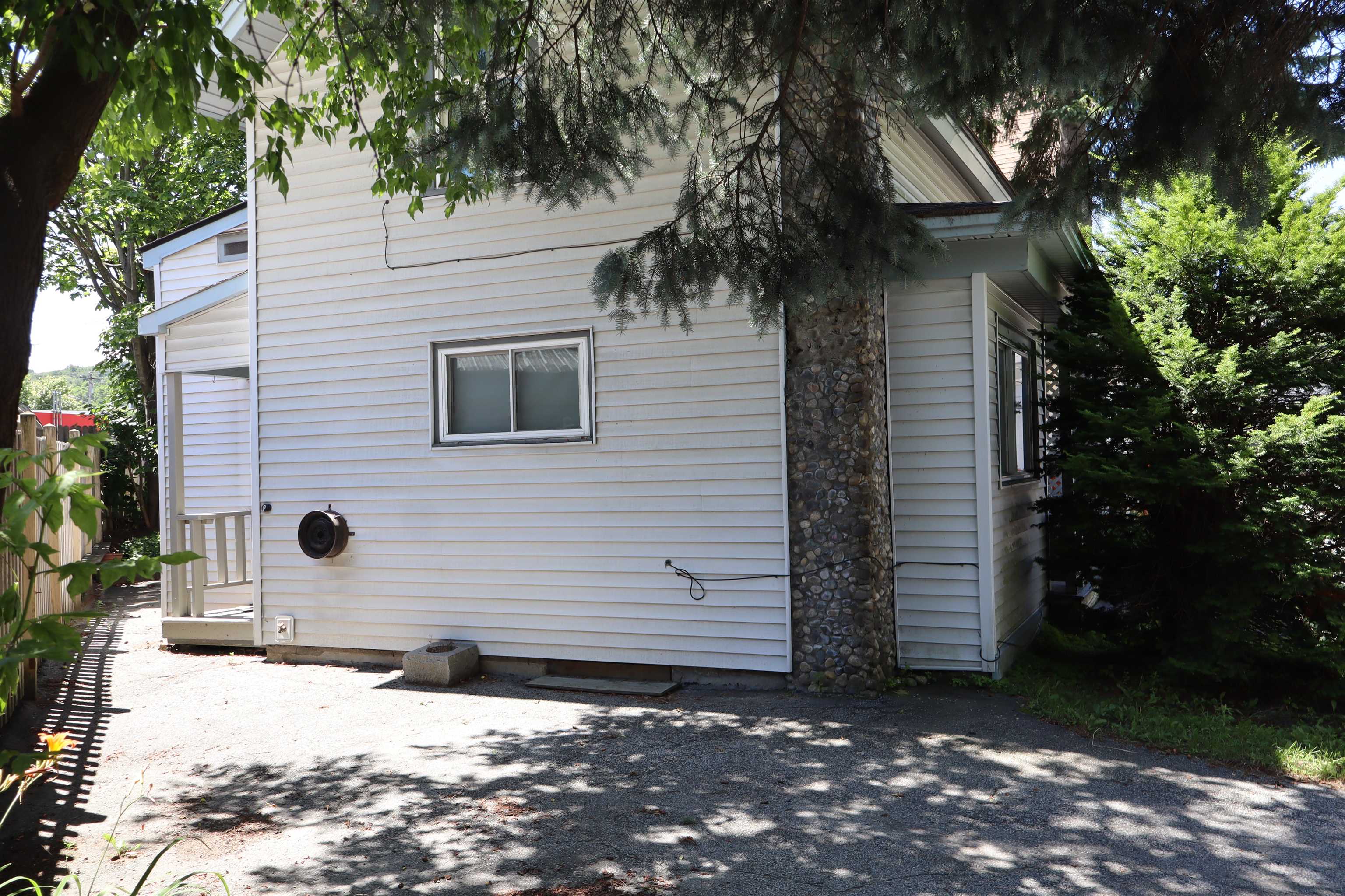 11 First Street Barre, VT 05641 - Photo 3 of 28