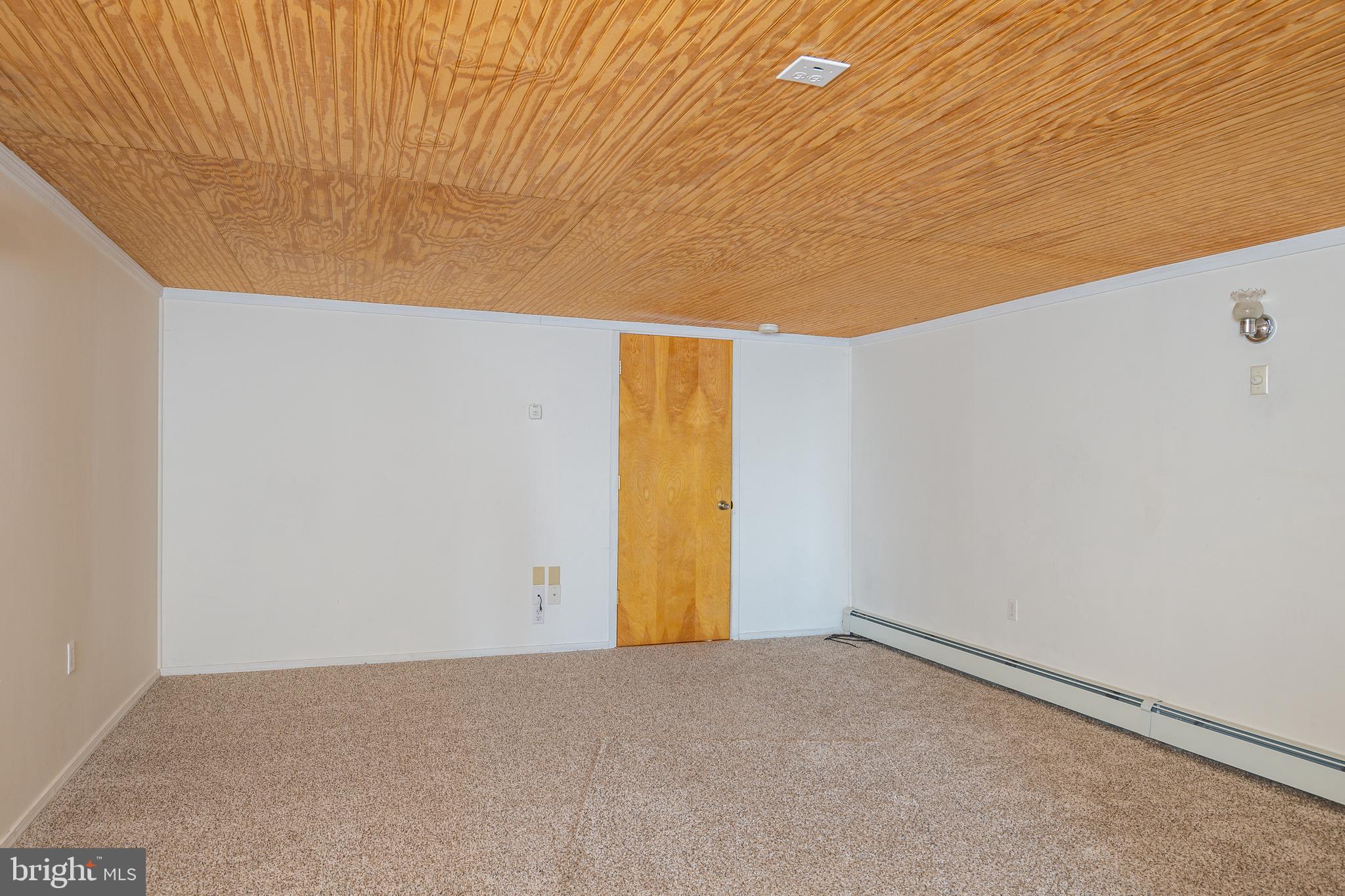 2607 Kutztown Road Reading, PA 19605 - Photo 4 of 18 Gallery Image 4
