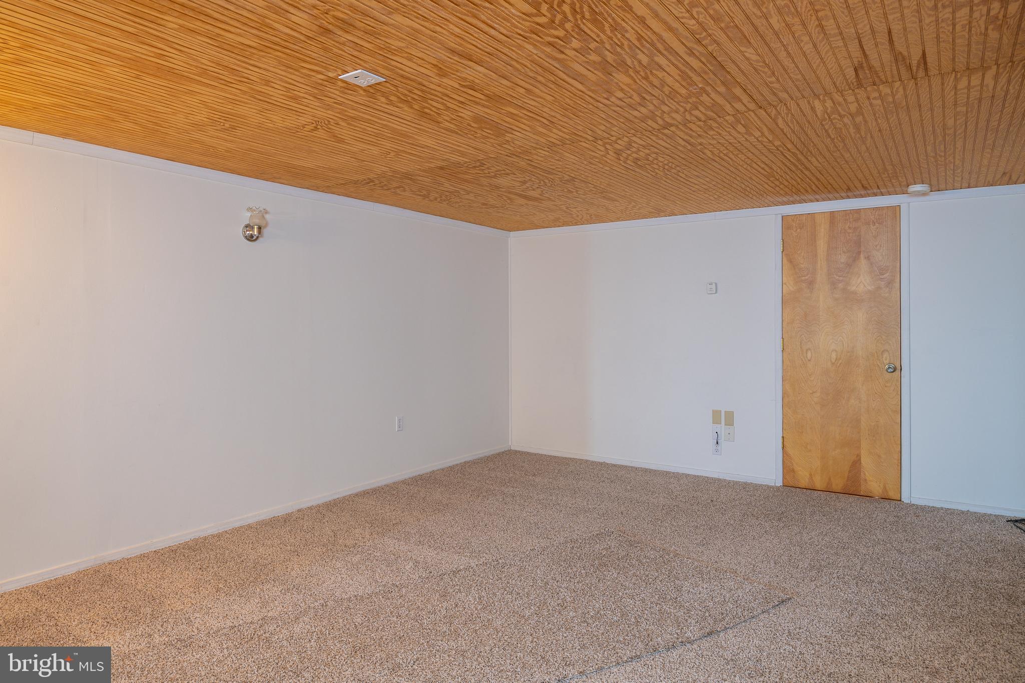 2607 Kutztown Road Reading, PA 19605 - Photo 5 of 18 Gallery Image 5