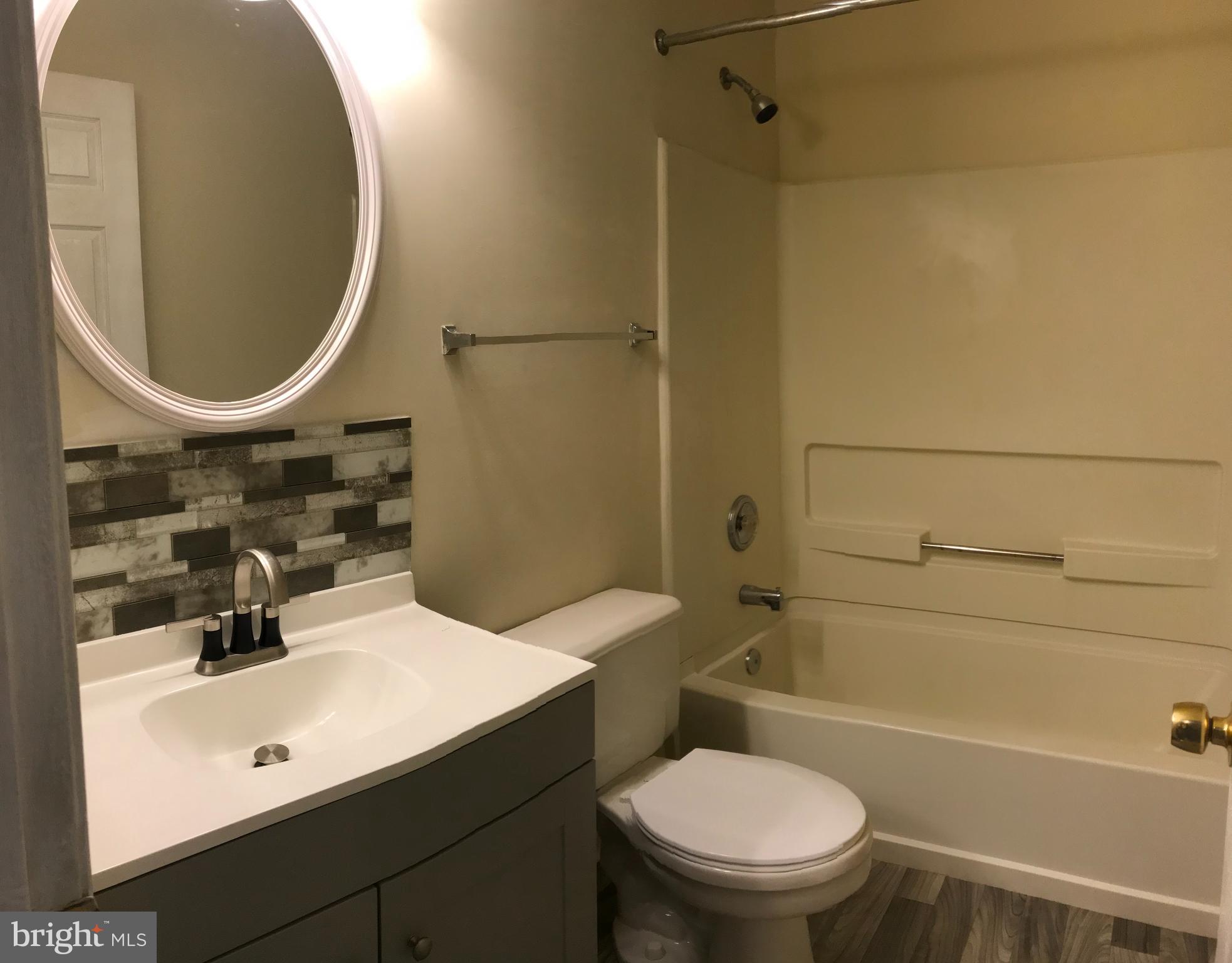 6554 Ridgeborne Drive Rosedale, MD 21237 - Photo 12 of 17 Foyer full bath