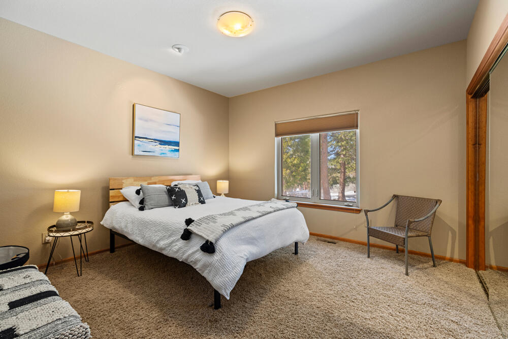11147 Kestrel Road Klamath Falls, OR 97601 - Photo 36 of 66 Bedroom #4