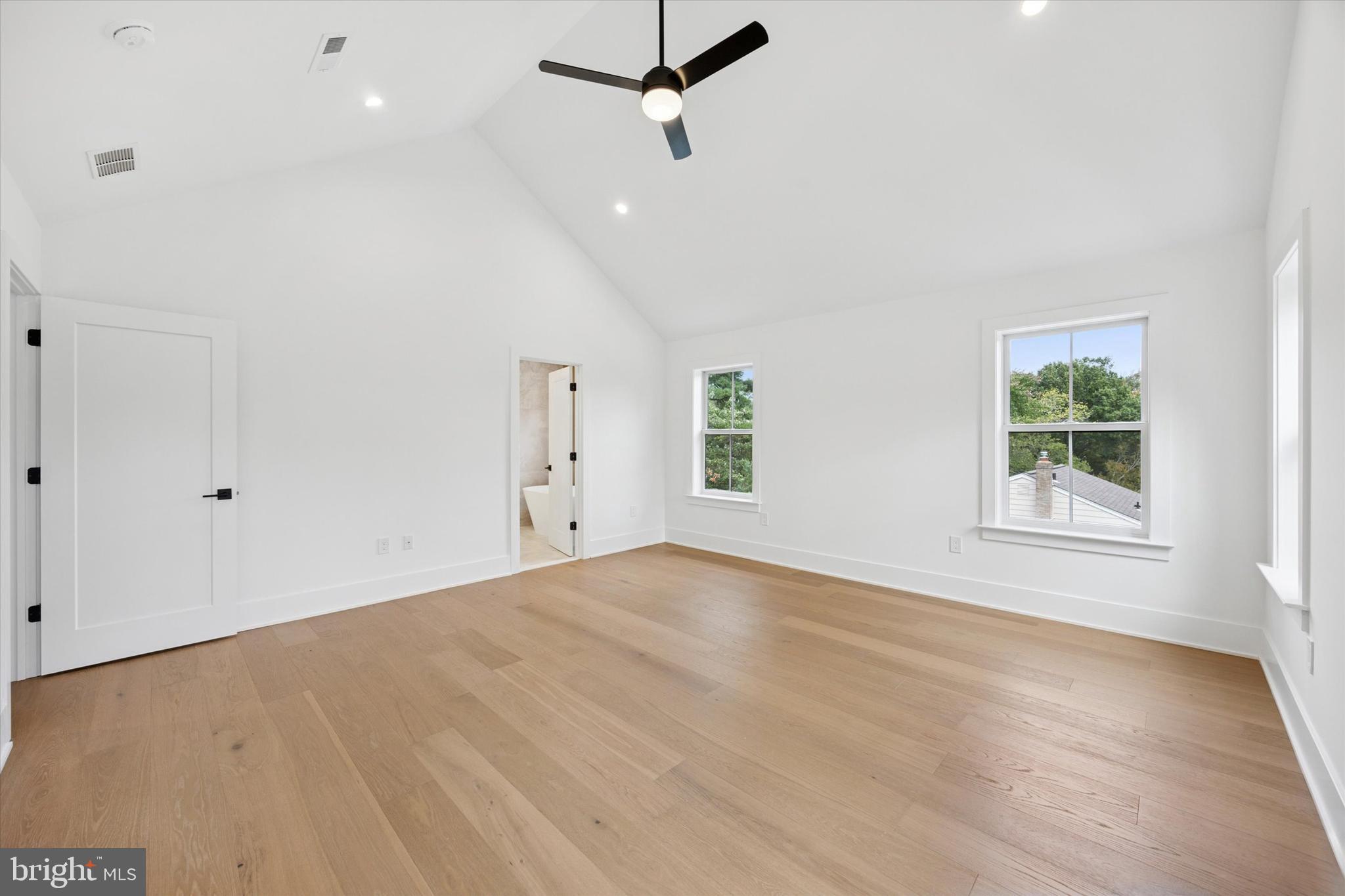 631 Pardee Lane Haddonfield, NJ 08033 - Photo 13 of 37 an empty room with windows and fan