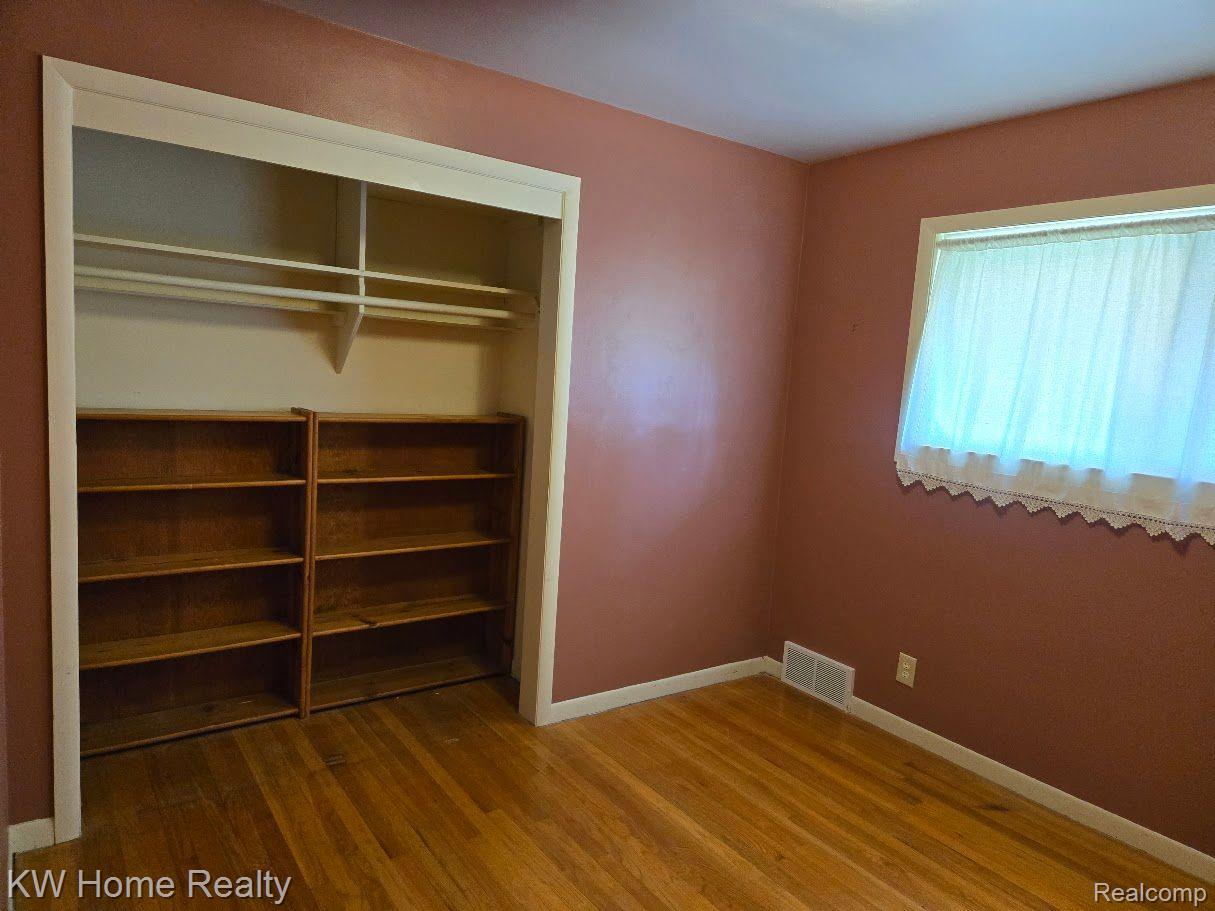 28401 Hawberry Road Farmington, MI 48331 - Photo 20 of 34 Gallery Image 20
