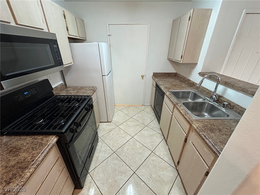 7885 West Flamingo Road, Unit 1129 Las Vegas, NV 89147 - Photo 2 of 20