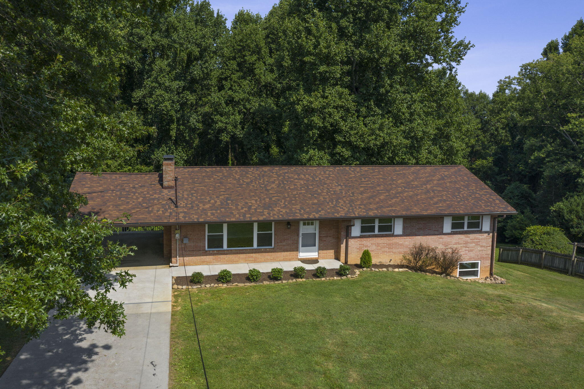 1410 Ridgecrest Road Johnson City, TN 37604 - Photo 5 of 33 5-web-or-mls-DJI_0647