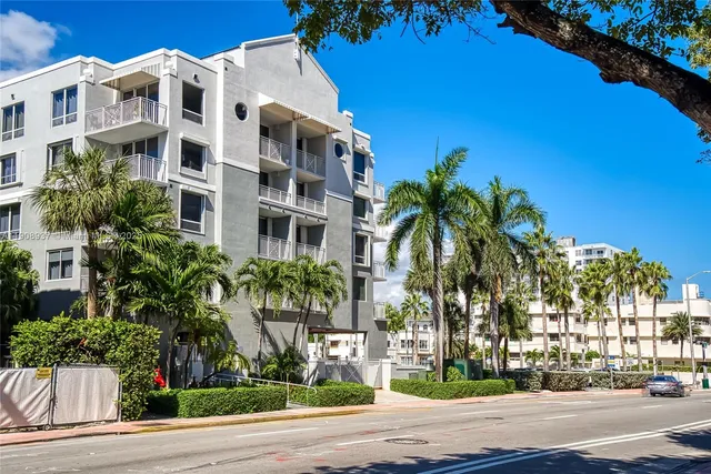 $3,100 | 2642 Collins Avenue, Unit 307, Miami Beach, FL 33140