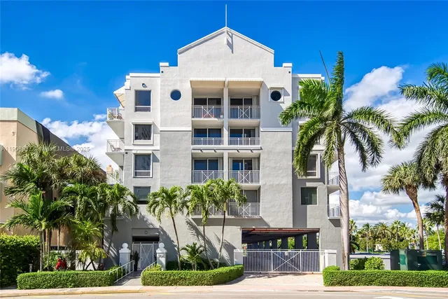 $3,100 | 2642 Collins Avenue, Unit 307, Miami Beach, FL 33140
